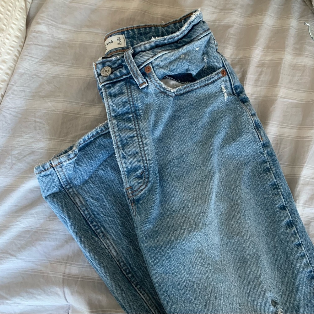 Abercrombie Curve Love Dad High Rise Jeans
